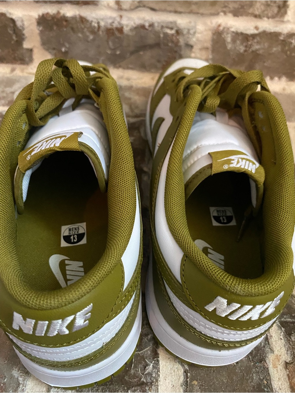 Nike Dunk Low sneakers in the "Pacific Moss" colorway - Picture 4 of 5